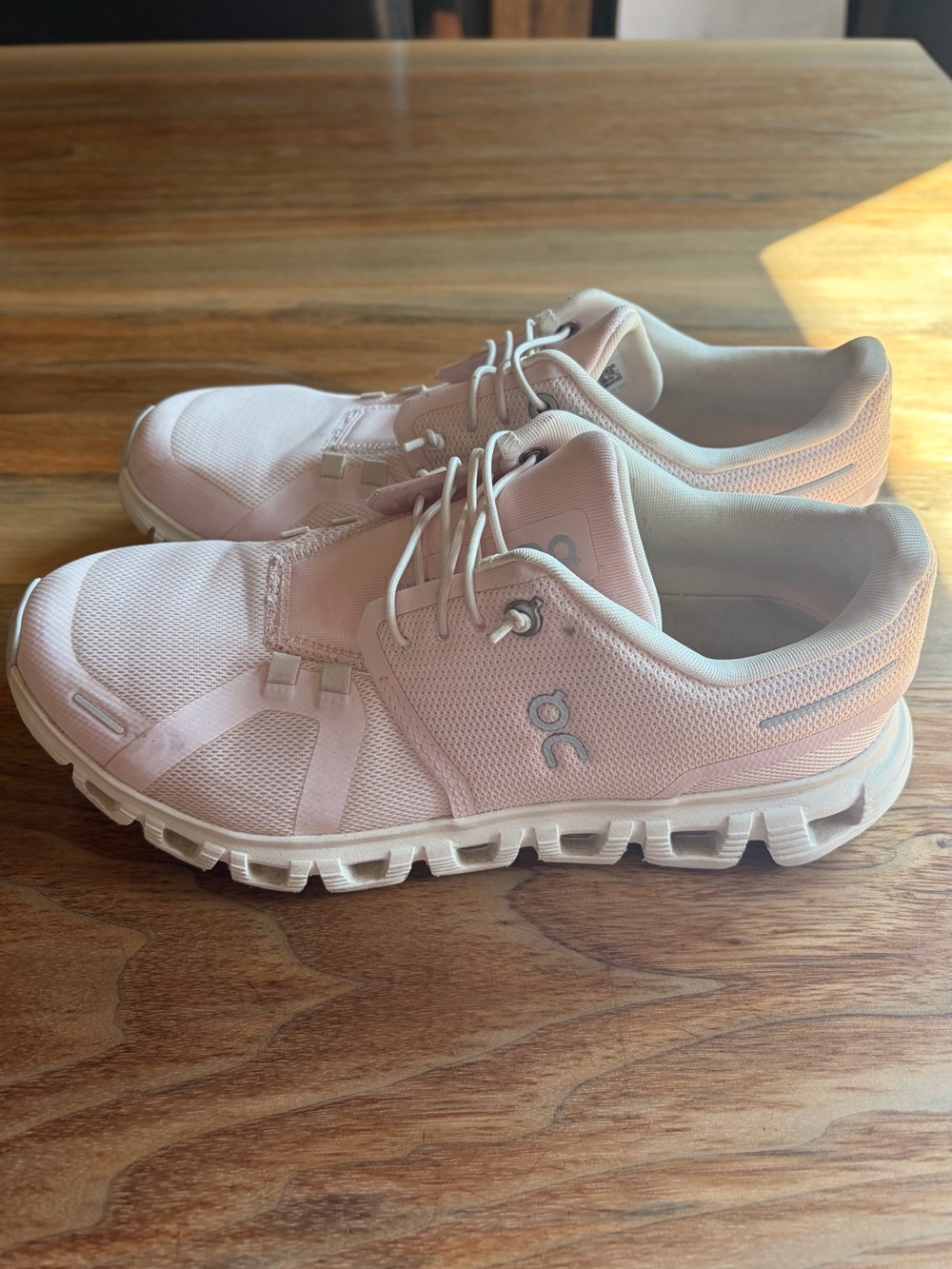 On Cloud | Cloud 6 pink running shoes